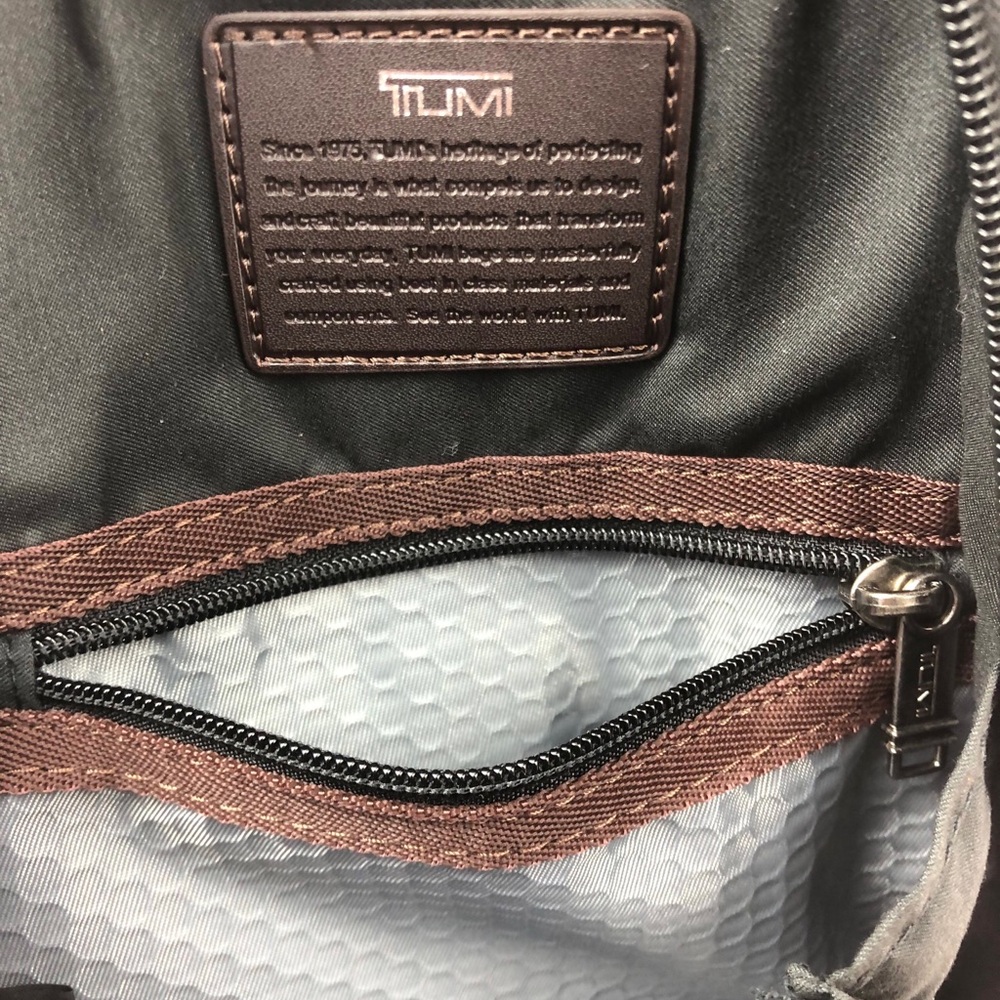 TU.MI SLING BAG In black - Picture 8 of 8